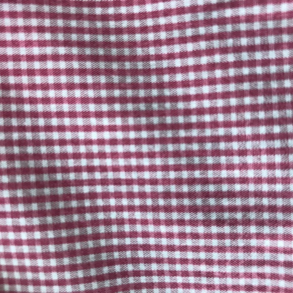 Van Heusen - Checked Pink & White Long Sleeve Button up Shirt - 3/25$ - Picture 7 of 8